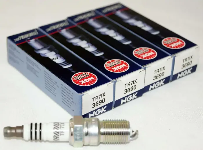 4 New Ngk Iridium Ix Spark Plugs Tr7Ix 3690